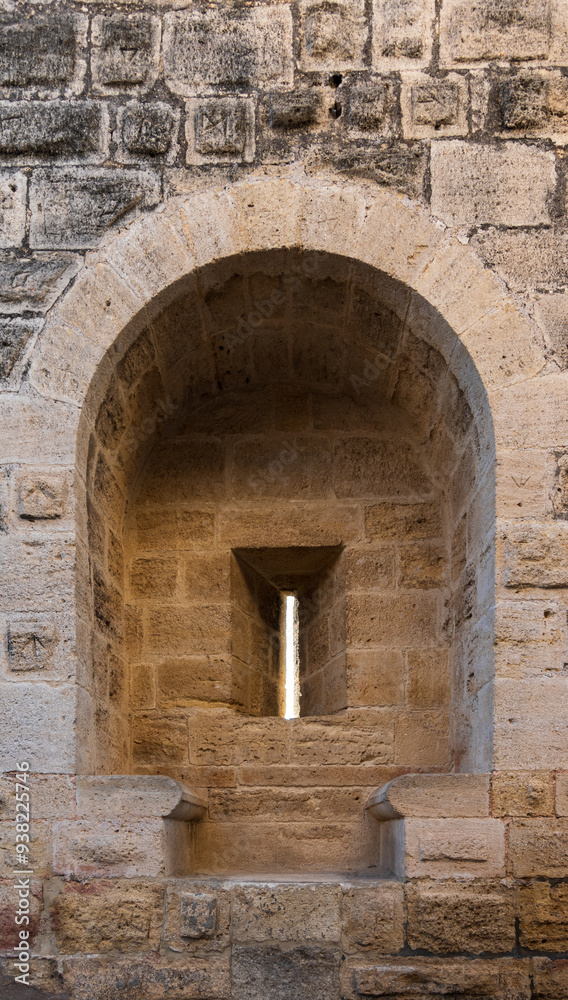 Meurtrière, remparts d'Aigues-Mortes, Gard, France Meurtrière, remparts d'Aigues-Mortes, Gard, France