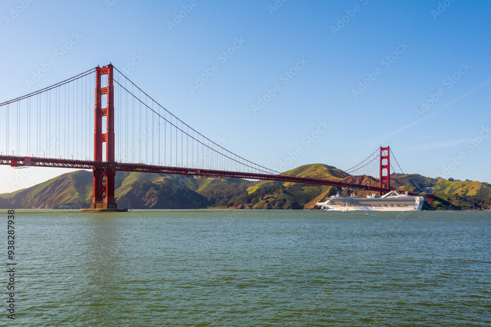 Naklejka premium The Golden Gate Bridge in San Francisco, California, USA