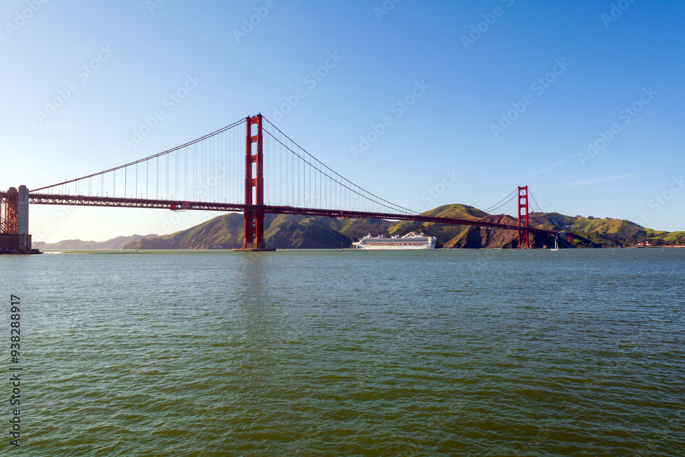 Fototapeta premium The Golden Gate Bridge in San Francisco, California, USA