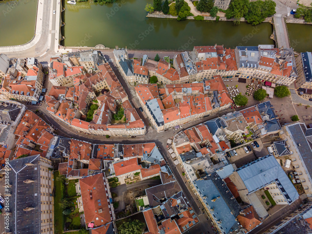 Φωτογραφία View from above to the city of Metz which is a town in France with a historical