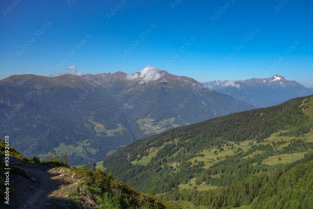 Fototapeta premium Wandern in den österreichischen Alpen