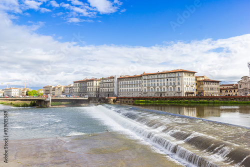 Obraz na płótnie Pescaia di Santa Rosa cascade in the Arno river in Florence, Italy w salonie