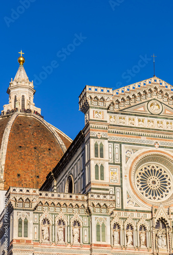 Obraz na płótnie Dome and facade of the historic cathedral in Florence, Italy w salonie