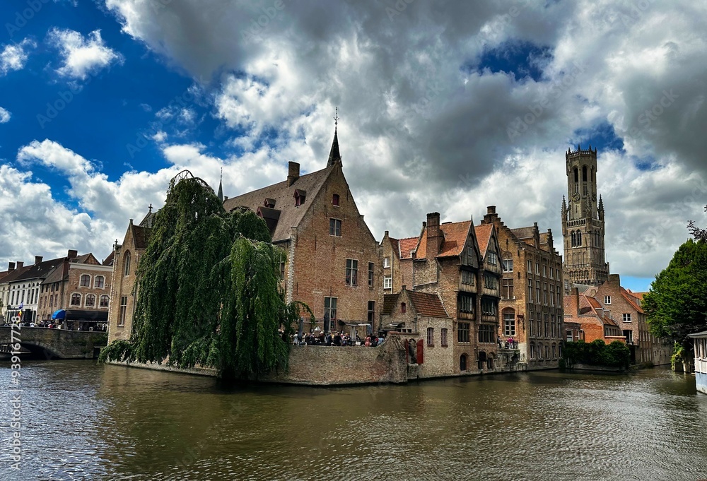 Fototapeta premium Bruges, the capital of West Flanders in northwest Belgium, is distinguished by its canals, cobbled streets and medieval buildings.