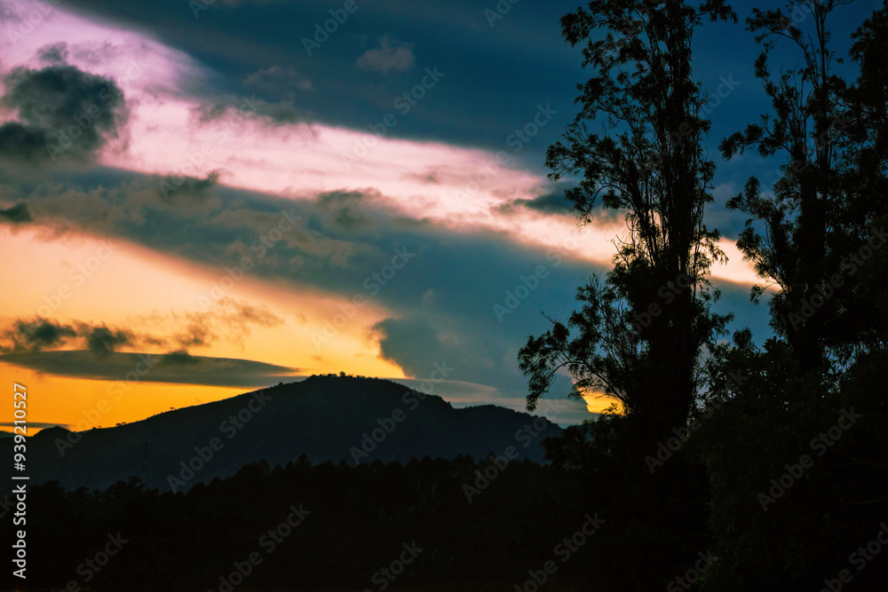 Fototapeta premium Mountain sunset silhouette