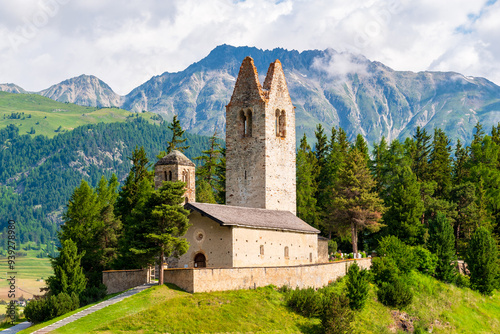  Romanisch Kirche San Gian von Celerina (Schlarigna) im Engadin, Schweiz photo