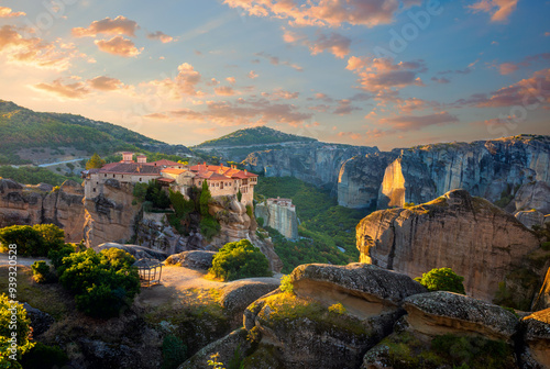 Obraz na płótnie Meteora. Greece, Meteora Monasteries. Panoramic view of the Holy Monastery of Varlaam, located on the edge of a high cliff. Beautiful sunrise. Greece, Europe w salonie