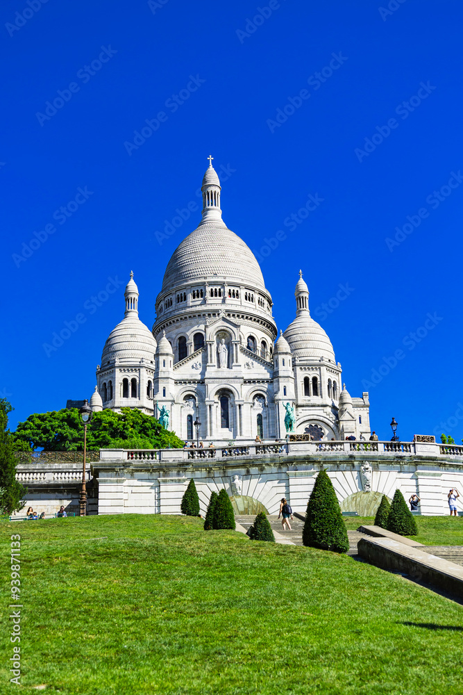 Obraz premium Basilica of the Sacré Couer of Montmartre - Paris - France