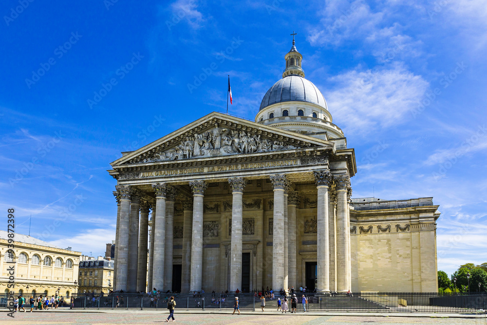 Obraz premium Pantheon and pantheon square in Paris - France