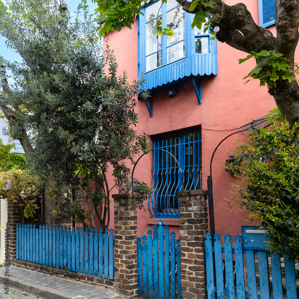 Φωτογραφία Paris, picturesque neighborhood of the Campagne in Paris, in the 20e arrondissem
