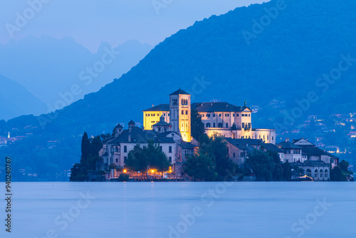 Isola San Giulio sul lago d'Orta in Piemonte, Italia