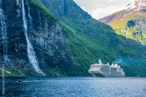 Slika na platnu Powerful gigantic tree lined mountains and Seven Sisters waterfalls of Geiranger