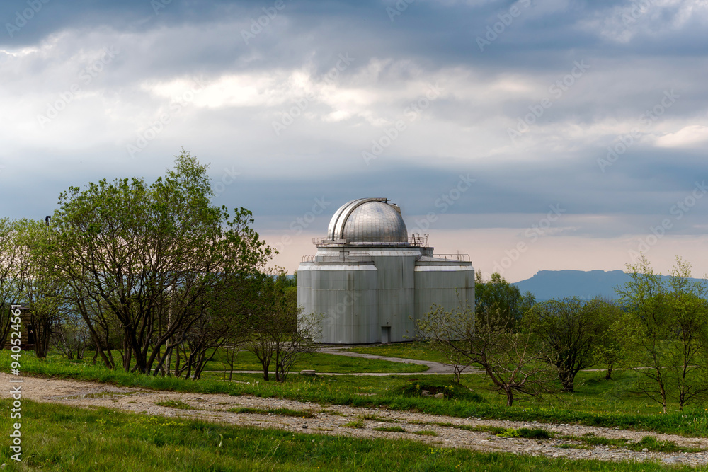 Obraz premium Large observatory dome