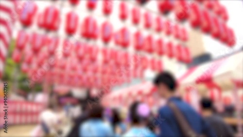 Wallpaper Mural ぼかし背景素材: 沢山の提灯が飾られた日本の伝統的な夏祭りの風景  広島市 とうかさん大祭にて Torontodigital.ca