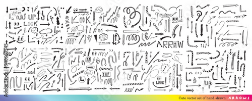 cute vector set of hand-drawn arrows,Hand drawn set of speech bubbles with handwritten,
doodle arrows for graphic and web design