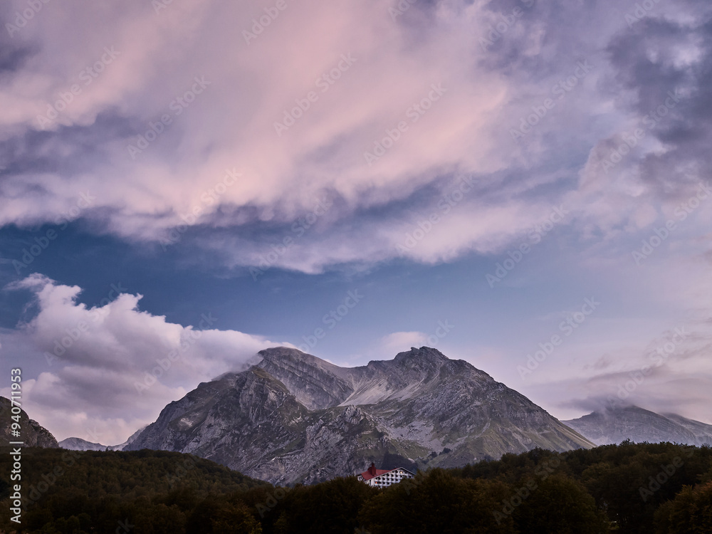 Fototapeta premium Ora Blu al Gran Sasso - Prati di Tivo: Pizzo Intermesoli