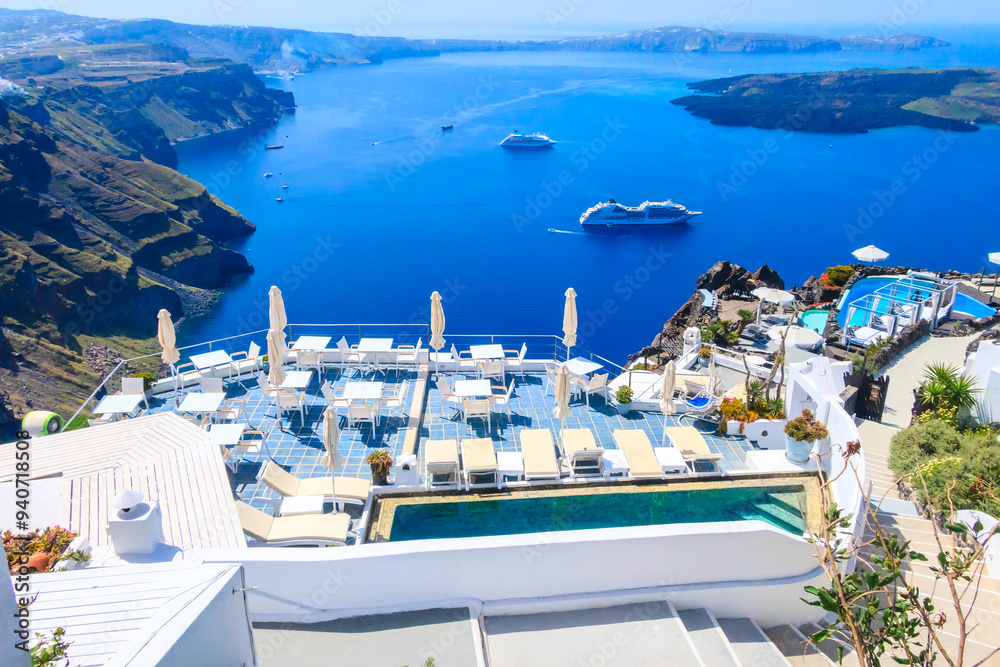 Fototapeta premium Houses and sea, Santorini Island in Greece