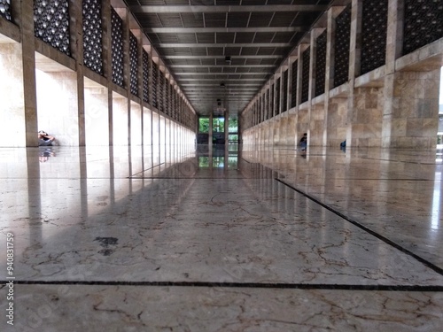 Wide hallway in a mosque