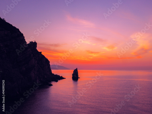 Obraz na płótnie Rock sail at the yalta crimea during sunset w salonie