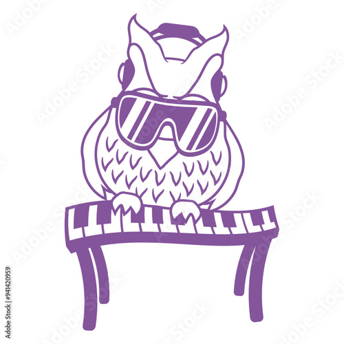 Cute Owl Night Bird Keyboard Piano Keys Animal Music DJ Headphone Sunglasses Party Dancing Clubber Raver Comic Humor Cartoon Cool Fun Sound Disco Club Festival Band Concert Techno Rave Discothek Love