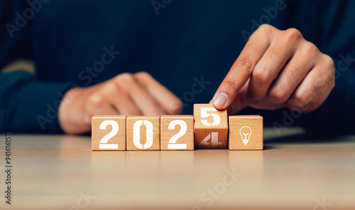 Obraz na płótnie 2025 planning business growth new year concept, technology to manage business to grow sustainably through digital transformation, strategy marketing Finance, Training, Education w salonie
