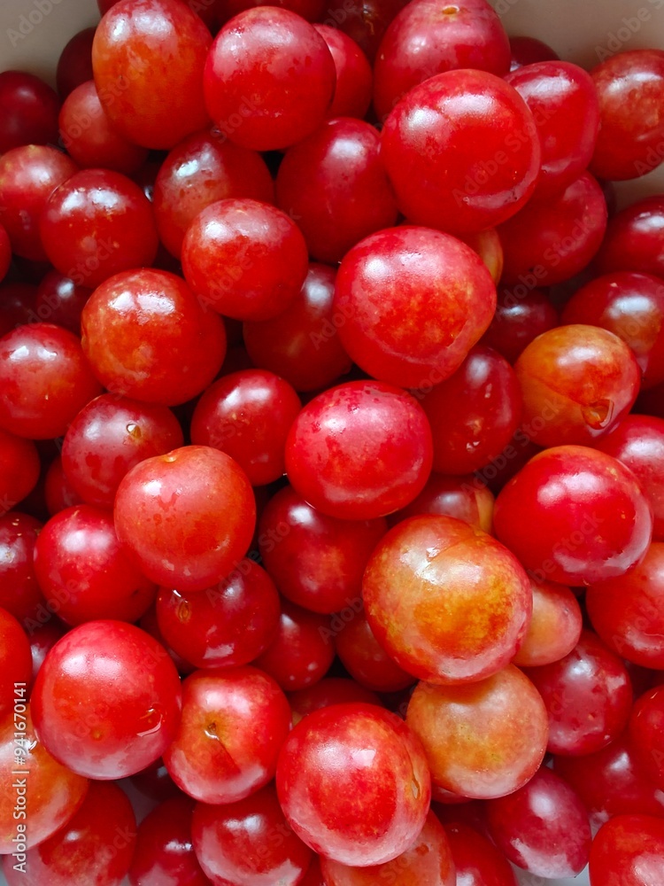 Frutta fresca, prugne rosse, con vitamine Frutta fresca, prugne rosse, con vitamine