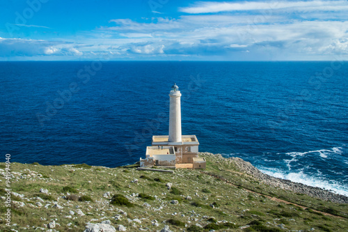 Panorama del faro di Punta Palascia, il punto più a est dell’Italia, lungo il Cammino del Salento che da Lecce porta a Santa Maria di Leuca