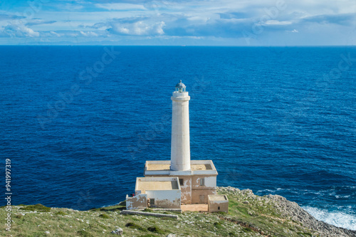 Panorama del faro di Punta Palascia, il punto più a est dell’Italia, lungo il Cammino del Salento che da Lecce porta a Santa Maria di Leuca