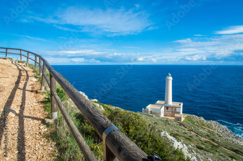 Panorama del faro di Punta Palascia, il punto più a est dell’Italia, lungo il Cammino del Salento che da Lecce porta a Santa Maria di Leuca