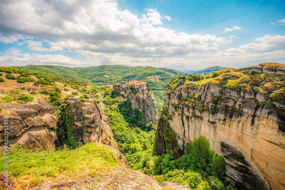 Obraz premium The monastery Meteora, rocky monasteries complex in Greece near Kalabaka city. Holy Monastery of the Great Meteoron and Varlaam