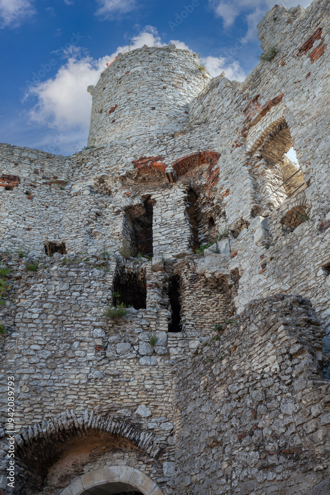 Ruins of 14th century medieval castle; Ogrodzieniec Castle, Ogrodzieniec; Podzamcze, Poland