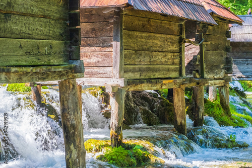 Obraz na płótnie Old wooden mills Mlincici near Jajce on Plivsko Lake, Bosnia and Herzegovina w salonie