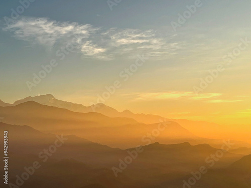 Wallpaper Mural The beautiful views of the Himalaya and eight ranges visible (Annapurna, Manaslu, Ganesh Himal, Langtang, Jugal, Rolwaling, Everest and Numbur) from Nagarkot, Nepal Torontodigital.ca