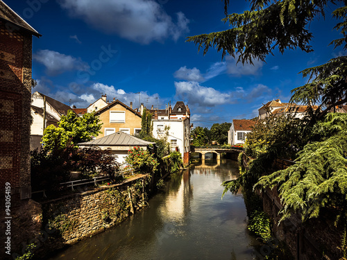 фотографія Exploring the Historic Streets: Street View of Old Village Coulommiers, France