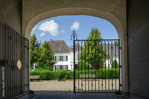 Düsseldorf, Kaiserswerth, St.Suitbertus Stiftsplatz