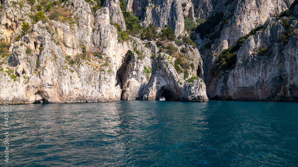 Fototapeta premium rock in the ocean