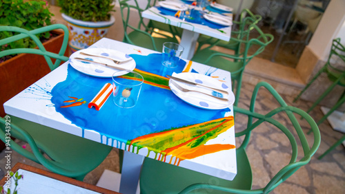foto de mesa, para restaurantes ,mesa para cafeterías ,idea para cafetería o kiosko,