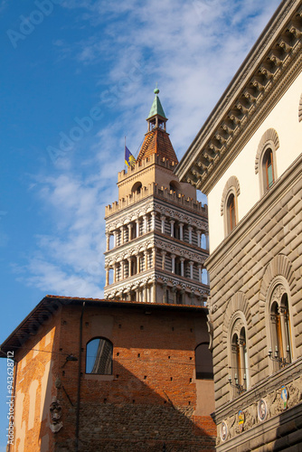 Italia, Toscana, la città di Pistoia. Campanile del Duomo.