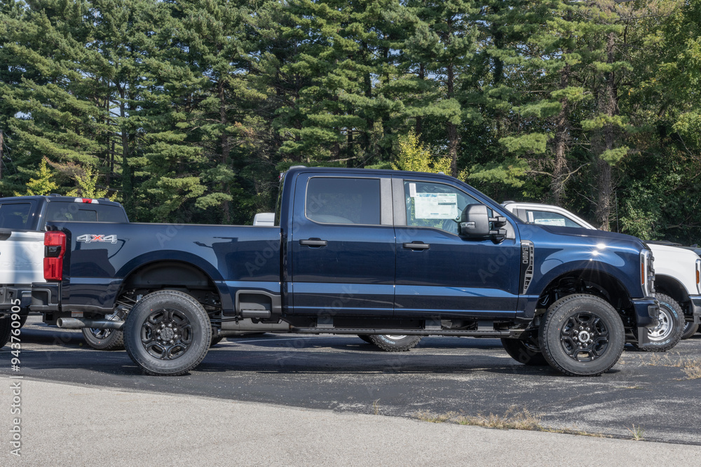 Ford f 250 srw 4x4 crew cab display at a dealership ford offers the