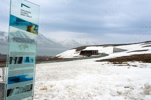 Réserve mondiale de semences du Svalbard, Longyearbyen, archipel du Spitzberg, Svalbard photo