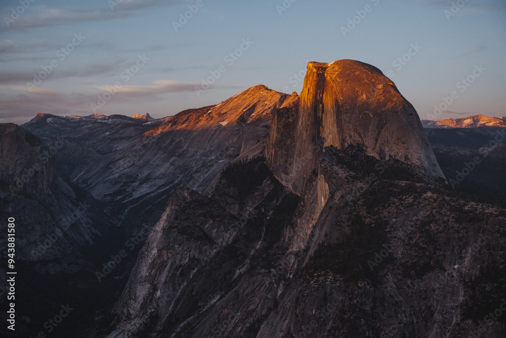Fototapeta premium Halfdome in Sunset, Yosemite National Park California