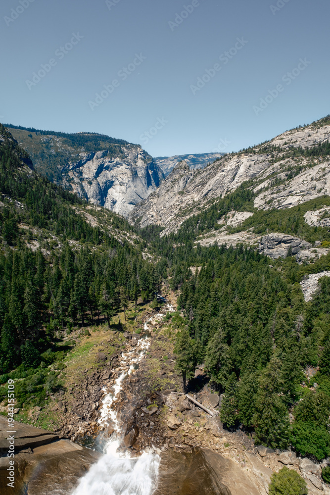 Fototapeta premium Nevada Falls im Yosemite Nationalpark im Sommer