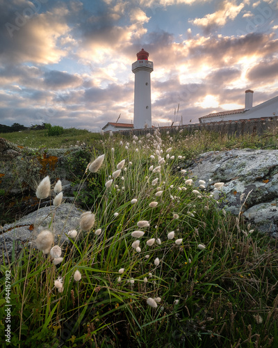 Photos Idyllische Stimmung vor einem Leuchtturm auf der Île d'Yeu in Frankreich