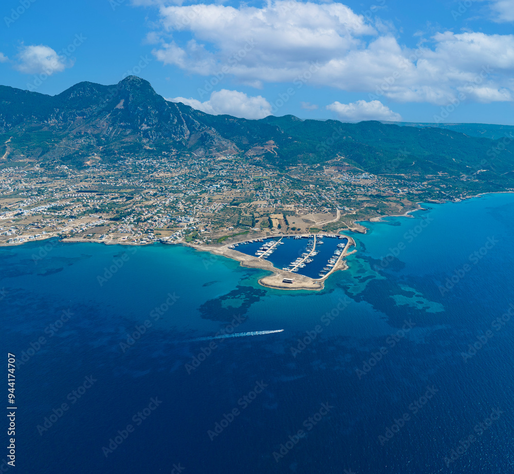 Obraz premium view from the sea