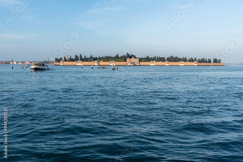 Blick auf die Friedhofsinsel San Michele in Venedig photo