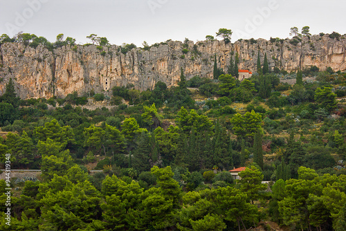 Tableau sur toile Landscape with cliffs and forest. Marjan Park in Dalmatia.