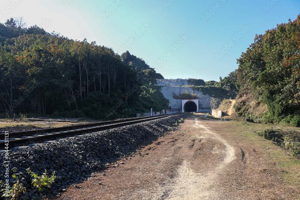 Railway Tunnel photos with rail Track Railway Tunnel photos with rail Track