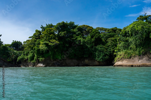 Stunning Tropical Island in Bocas del Toro, Panama with Crystal Clear Caribbean Waters, Lush Green Forest, and Vibrant Coastal Scenery, A Paradise for Nature Lovers and Eco-Tourism Enthusiasts