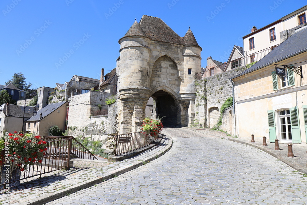 La porte d'Ardon, ancienne porte de ville, ville de Laon, département de l'Aisne, France La porte d'Ardon, ancienne porte de ville, ville de Laon, département de l'Aisne, France