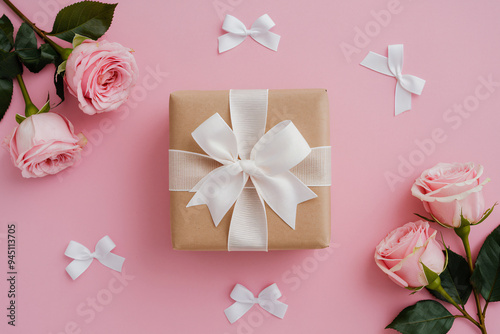 ISOLATED IMAGE OF A GIFT 